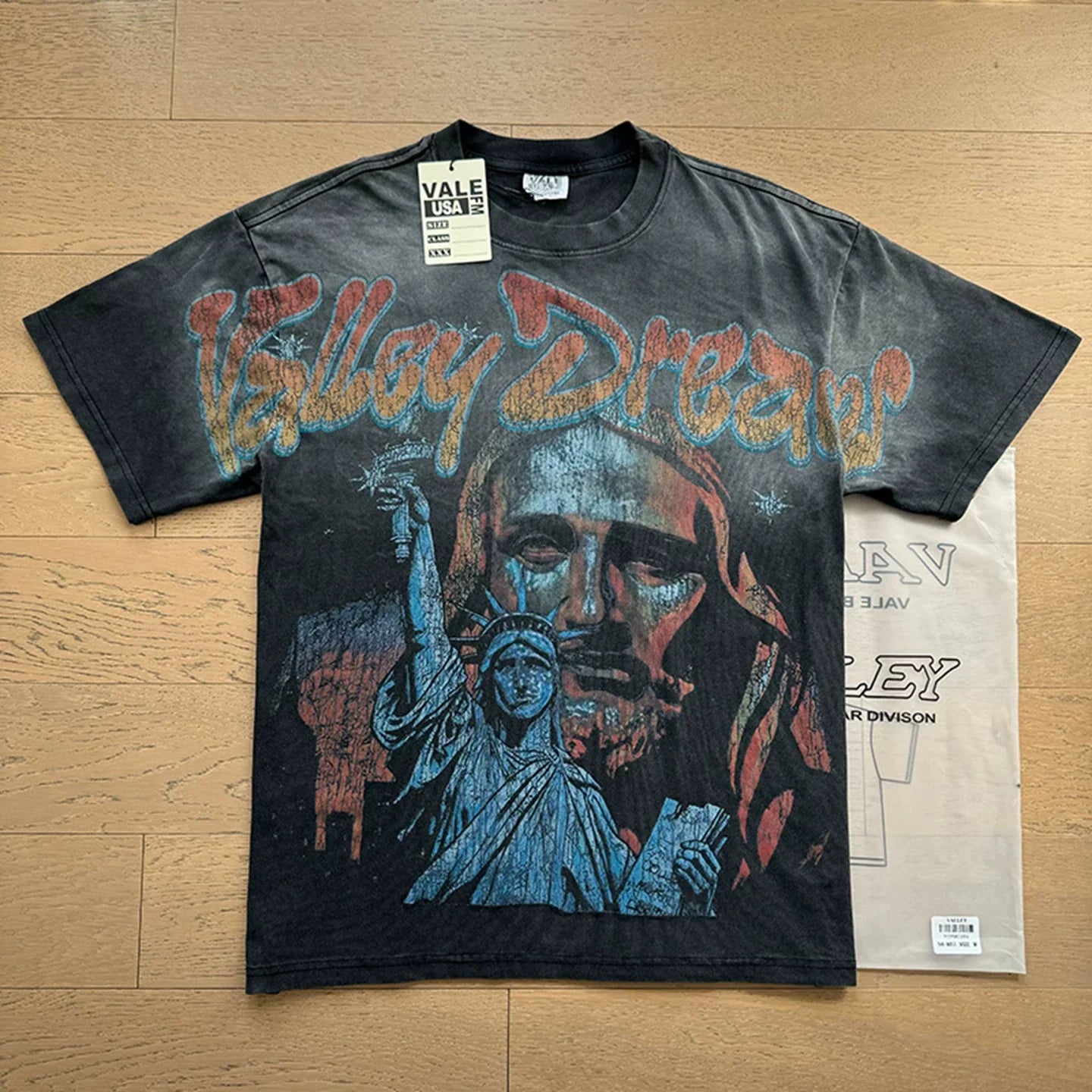 Valley Dream Liberty Graphic T-Shirt Washed Black